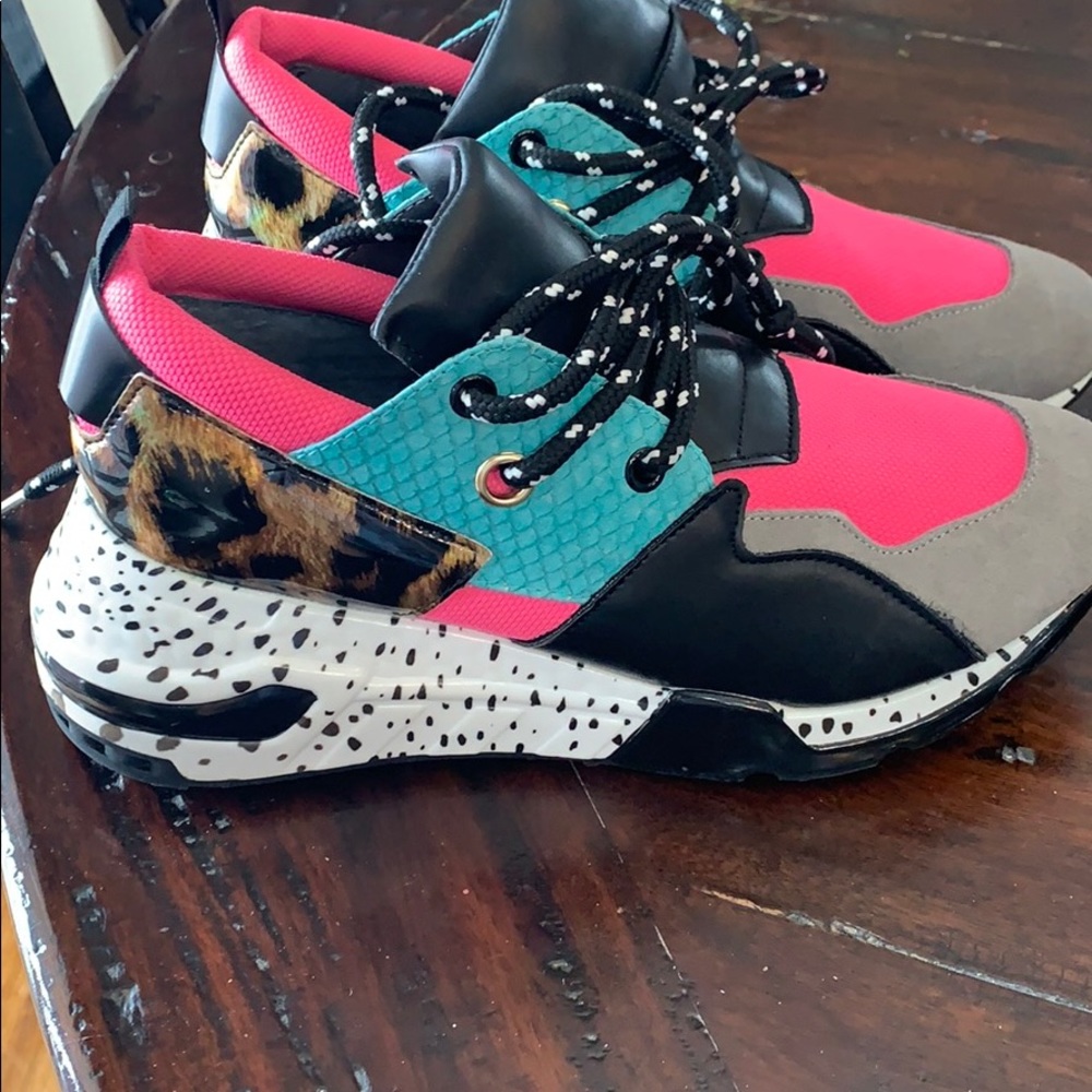 Steve Madden women’s cliff sneakers size 8